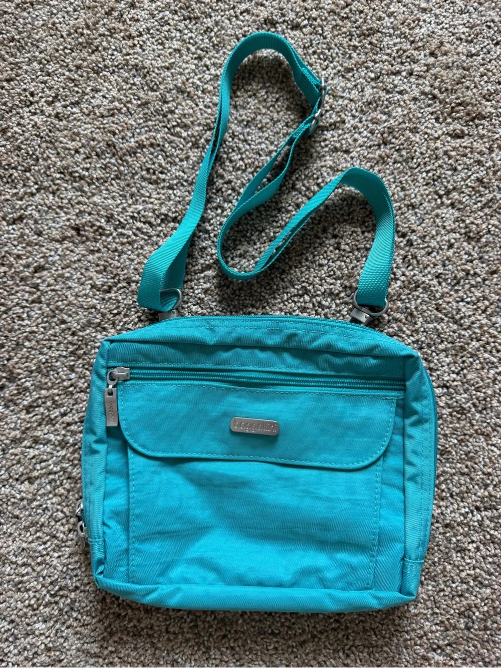 BAGGALLINI Bright Teal Nylon Zippered Crossbody Shoulder Bag
